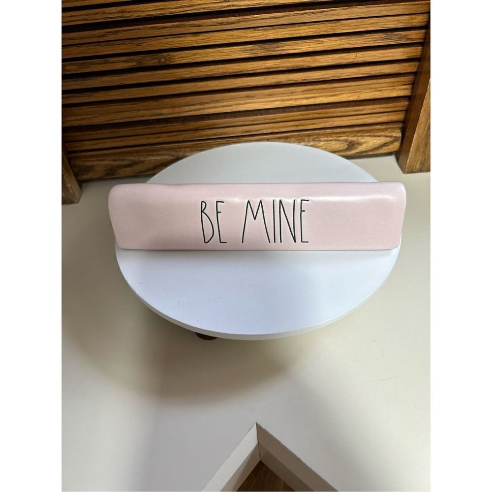 Rae Dunn BE MINE Desk Plaque
Heart Decoration